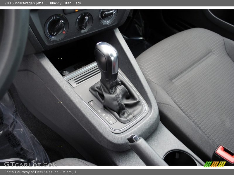 Black / Titan Black 2016 Volkswagen Jetta S