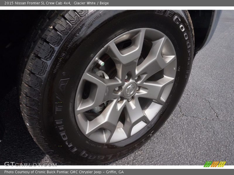 Glacier White / Beige 2015 Nissan Frontier SL Crew Cab 4x4