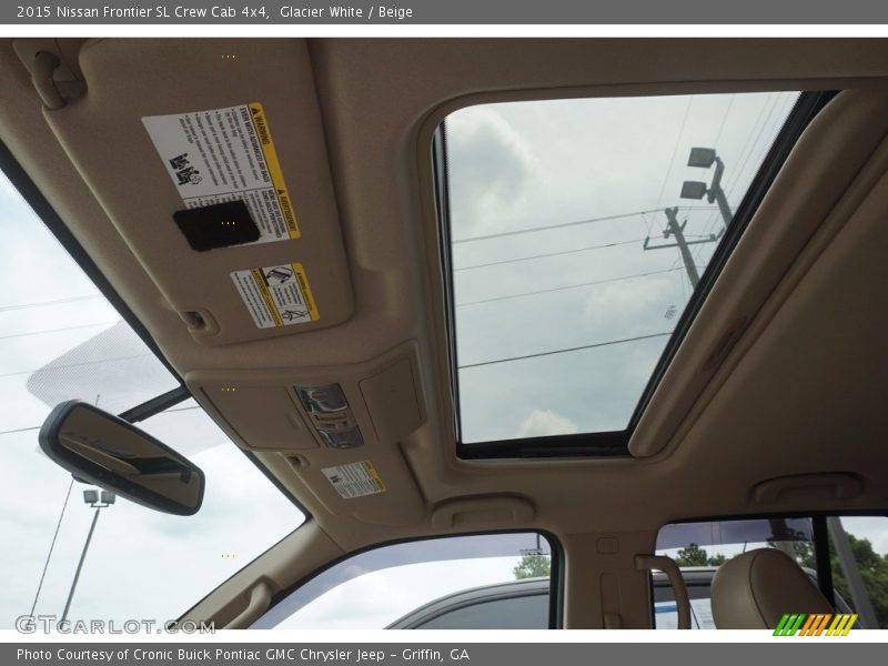 Glacier White / Beige 2015 Nissan Frontier SL Crew Cab 4x4