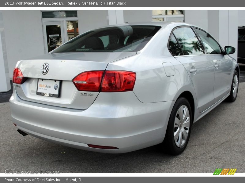 Reflex Silver Metallic / Titan Black 2013 Volkswagen Jetta SE Sedan