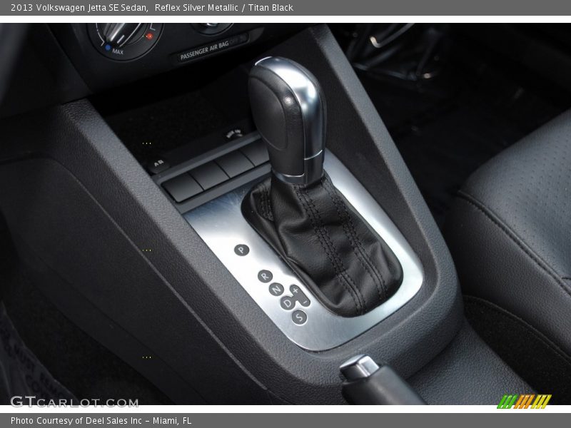 Reflex Silver Metallic / Titan Black 2013 Volkswagen Jetta SE Sedan