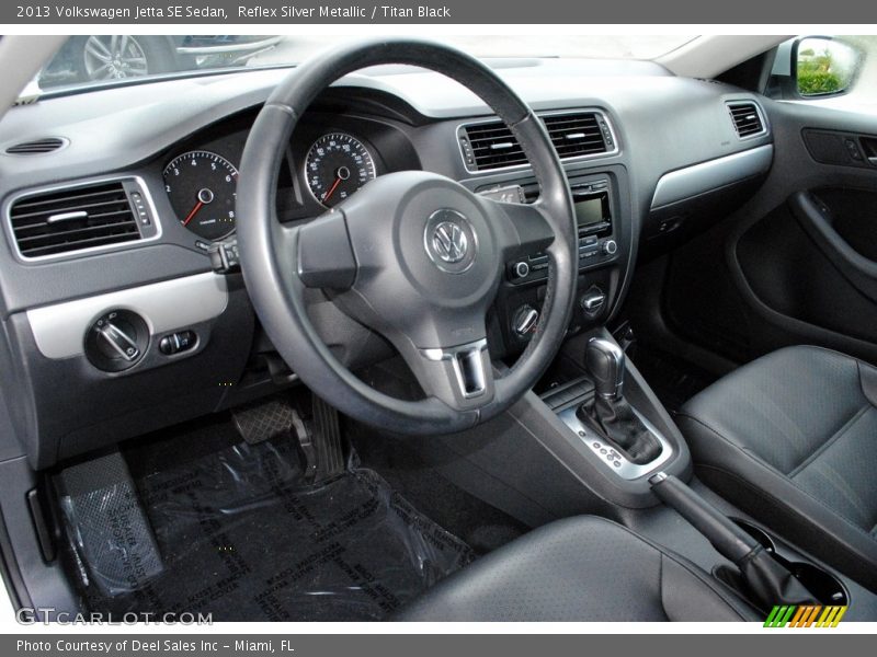 Reflex Silver Metallic / Titan Black 2013 Volkswagen Jetta SE Sedan