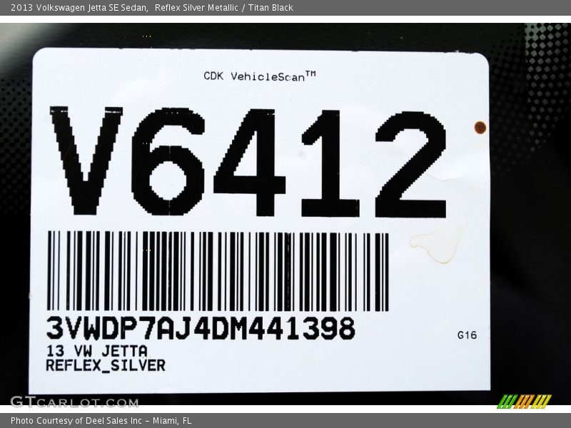 Reflex Silver Metallic / Titan Black 2013 Volkswagen Jetta SE Sedan