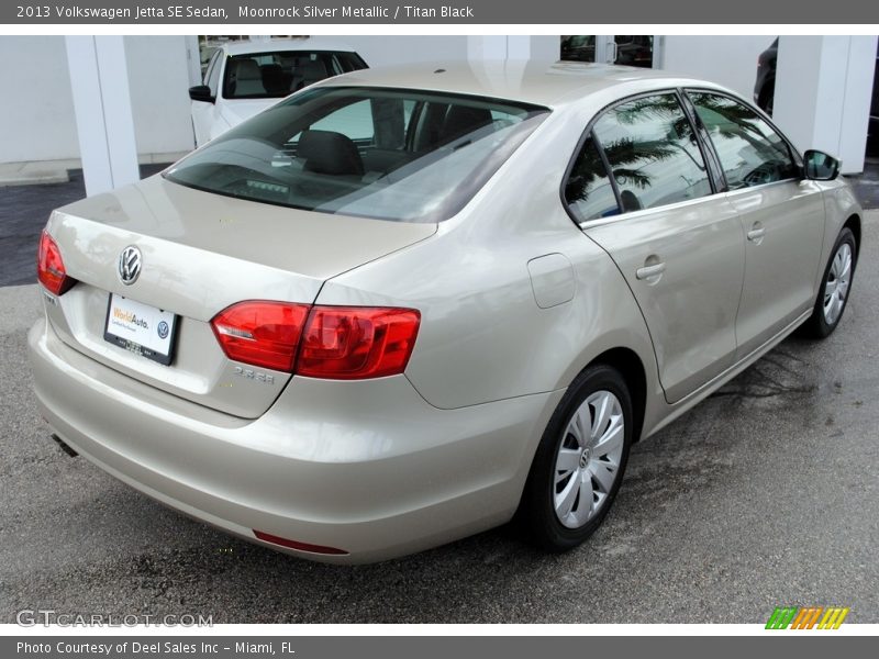 Moonrock Silver Metallic / Titan Black 2013 Volkswagen Jetta SE Sedan