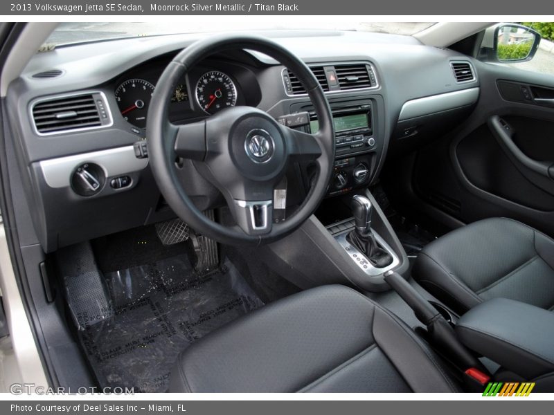Moonrock Silver Metallic / Titan Black 2013 Volkswagen Jetta SE Sedan