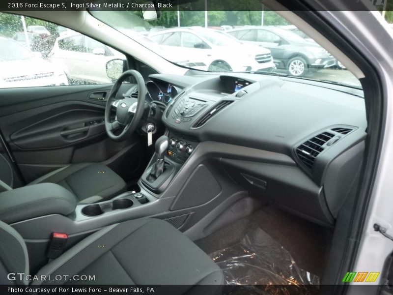 Ingot Silver Metallic / Charcoal Black 2016 Ford Escape S