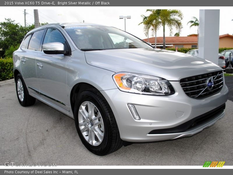 Bright Silver Metallic / Off Black 2015 Volvo XC60 T5 Drive-E