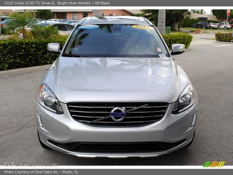 Bright Silver Metallic / Off Black 2015 Volvo XC60 T5 Drive-E