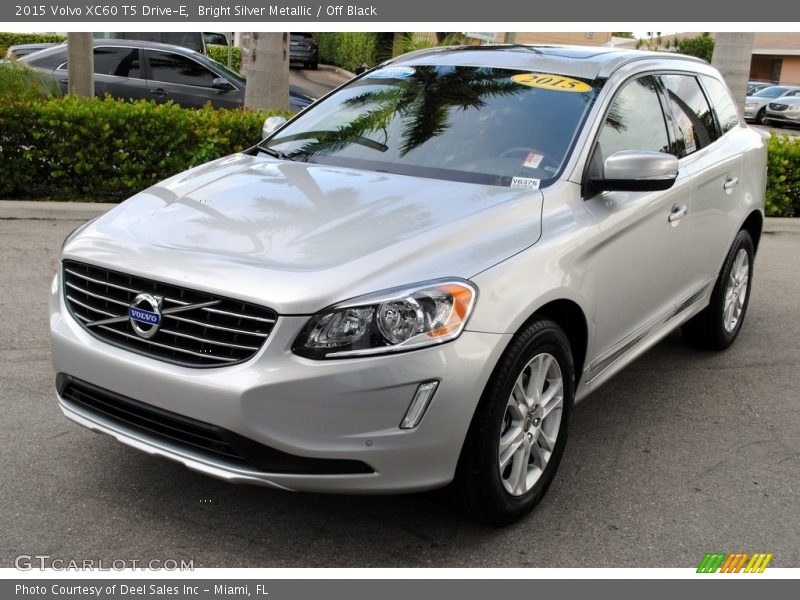 Bright Silver Metallic / Off Black 2015 Volvo XC60 T5 Drive-E