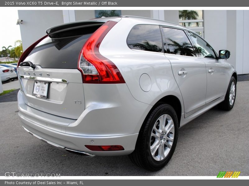 Bright Silver Metallic / Off Black 2015 Volvo XC60 T5 Drive-E