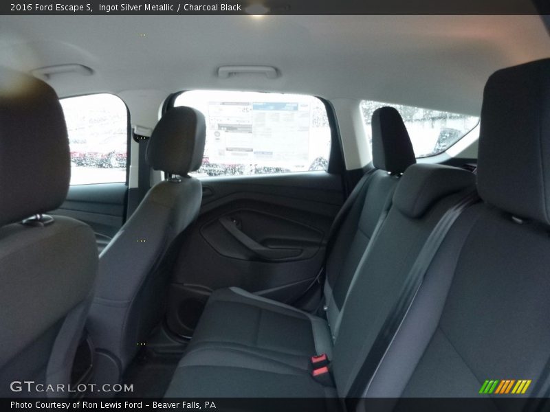 Ingot Silver Metallic / Charcoal Black 2016 Ford Escape S