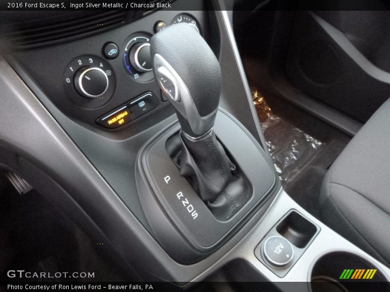 Ingot Silver Metallic / Charcoal Black 2016 Ford Escape S
