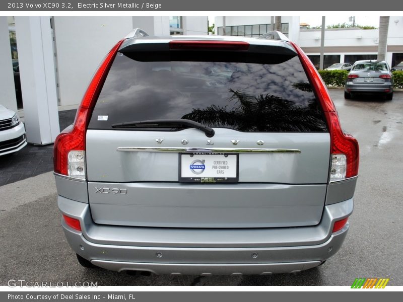 Electric Silver Metallic / Beige 2013 Volvo XC90 3.2