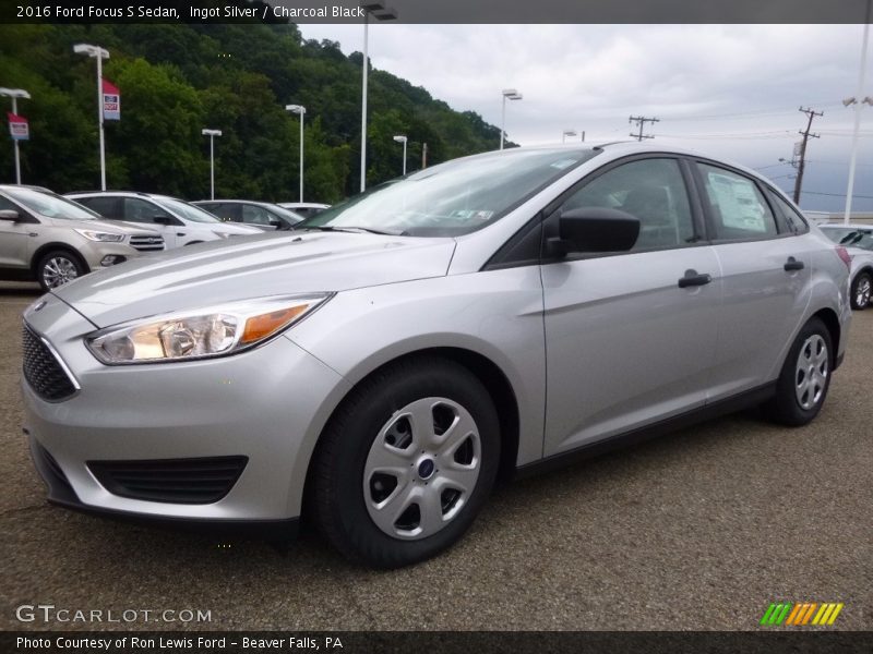 Ingot Silver / Charcoal Black 2016 Ford Focus S Sedan