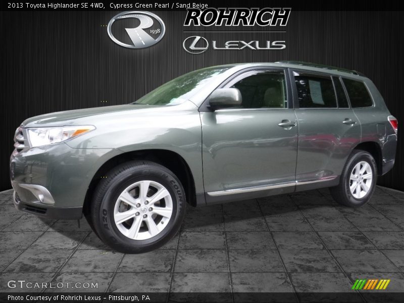 Cypress Green Pearl / Sand Beige 2013 Toyota Highlander SE 4WD