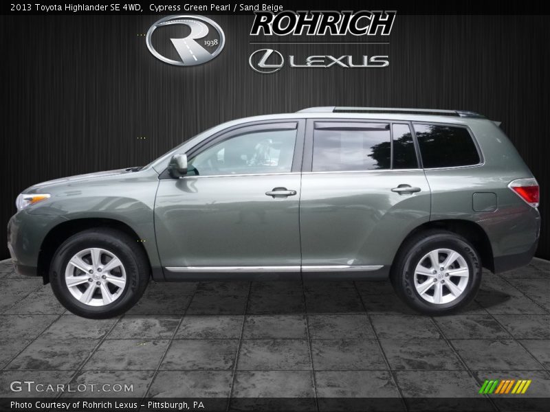 Cypress Green Pearl / Sand Beige 2013 Toyota Highlander SE 4WD