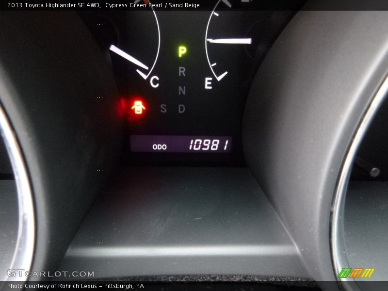 Cypress Green Pearl / Sand Beige 2013 Toyota Highlander SE 4WD