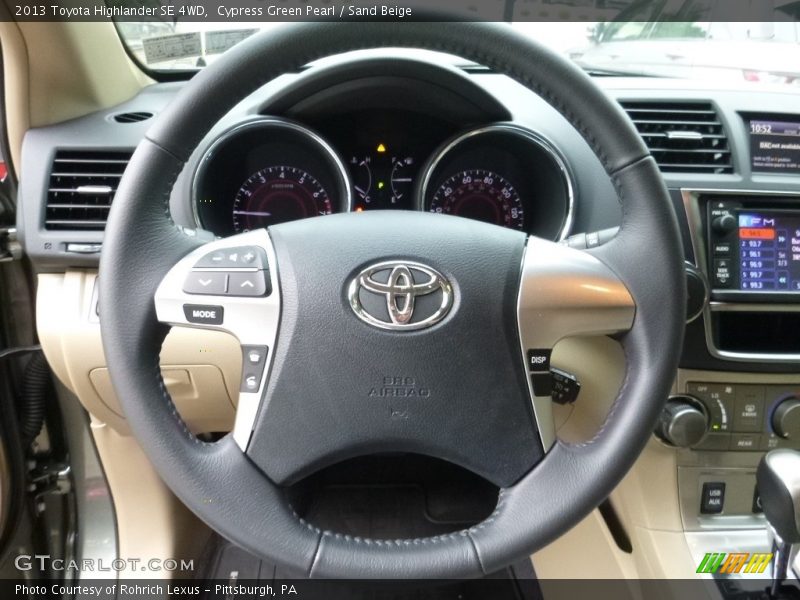 Cypress Green Pearl / Sand Beige 2013 Toyota Highlander SE 4WD