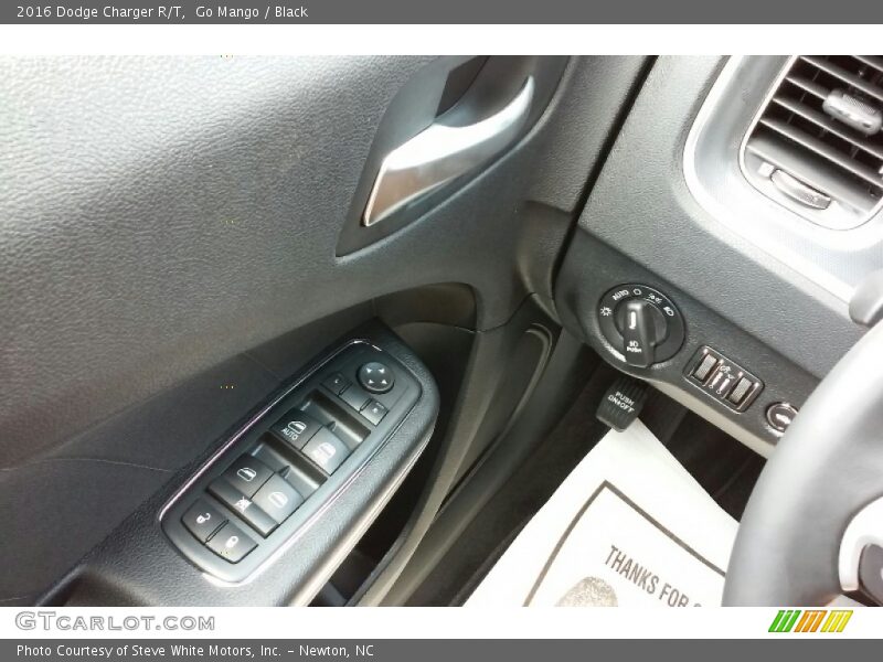 Go Mango / Black 2016 Dodge Charger R/T