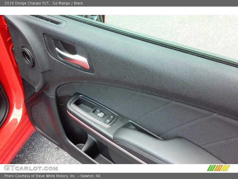 Go Mango / Black 2016 Dodge Charger R/T