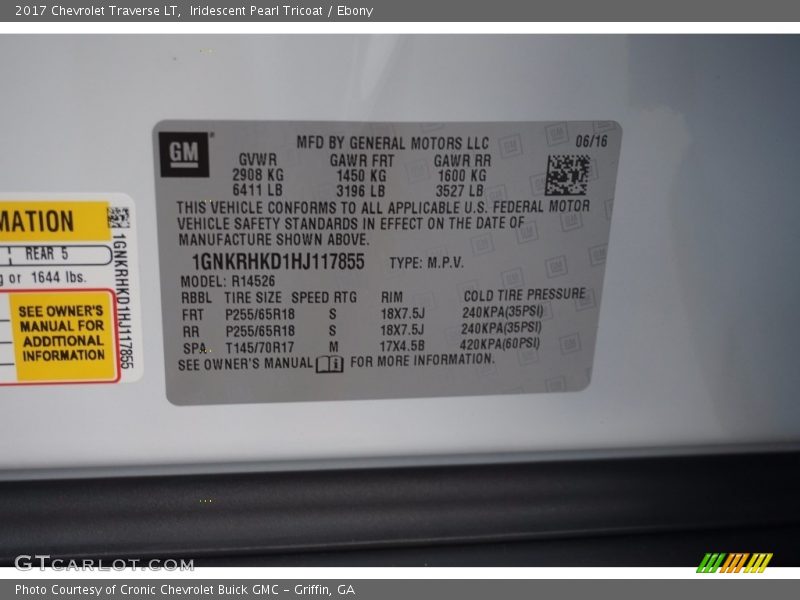 Iridescent Pearl Tricoat / Ebony 2017 Chevrolet Traverse LT