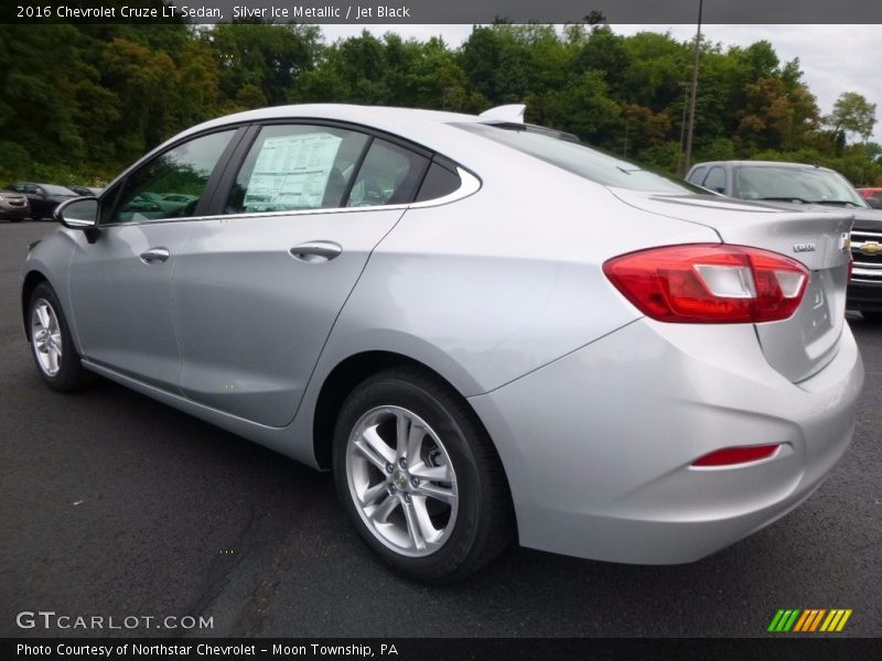 Silver Ice Metallic / Jet Black 2016 Chevrolet Cruze LT Sedan