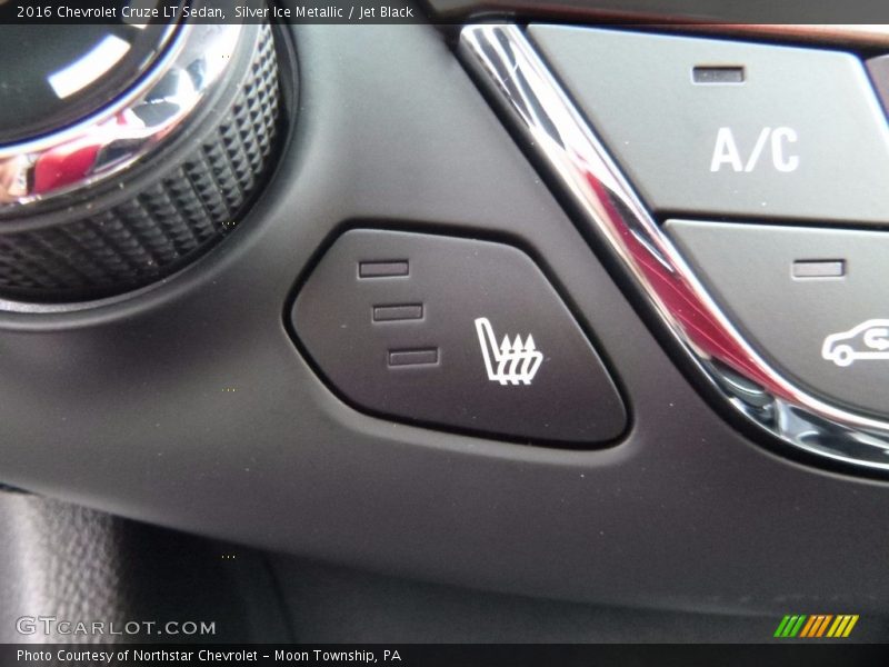 Silver Ice Metallic / Jet Black 2016 Chevrolet Cruze LT Sedan