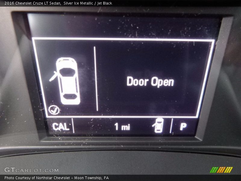 Silver Ice Metallic / Jet Black 2016 Chevrolet Cruze LT Sedan