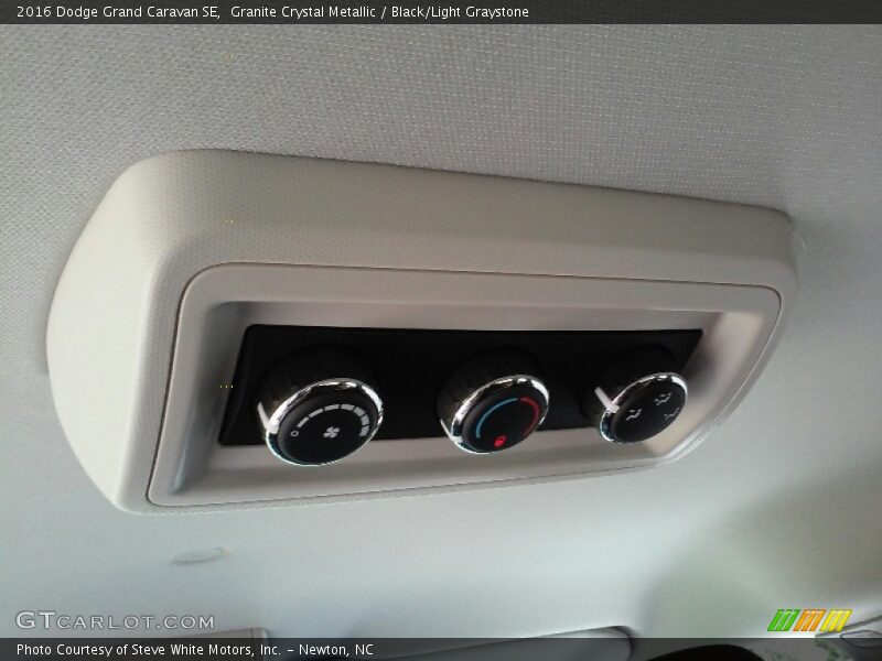 Granite Crystal Metallic / Black/Light Graystone 2016 Dodge Grand Caravan SE