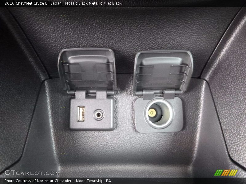 Mosaic Black Metallic / Jet Black 2016 Chevrolet Cruze LT Sedan
