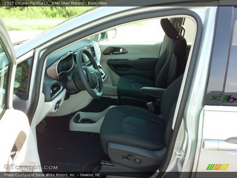 Billet Silver Metallic / Black/Alloy 2017 Chrysler Pacifica LX