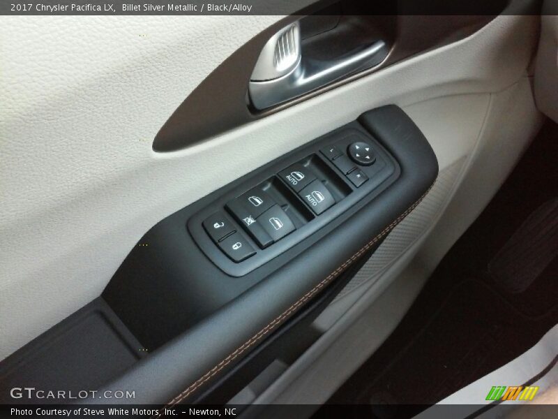 Billet Silver Metallic / Black/Alloy 2017 Chrysler Pacifica LX