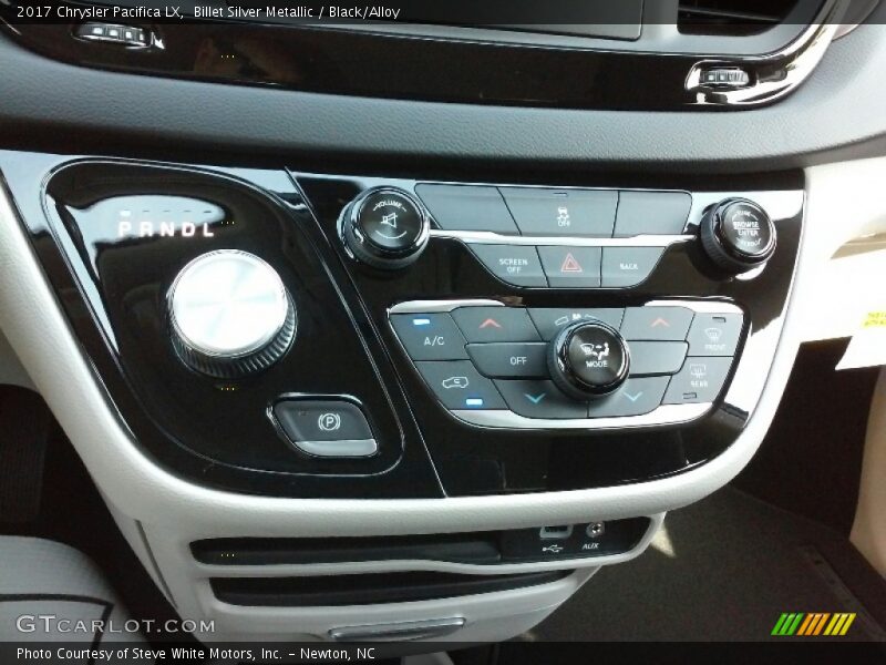 Billet Silver Metallic / Black/Alloy 2017 Chrysler Pacifica LX