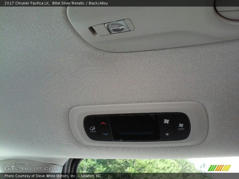 Billet Silver Metallic / Black/Alloy 2017 Chrysler Pacifica LX