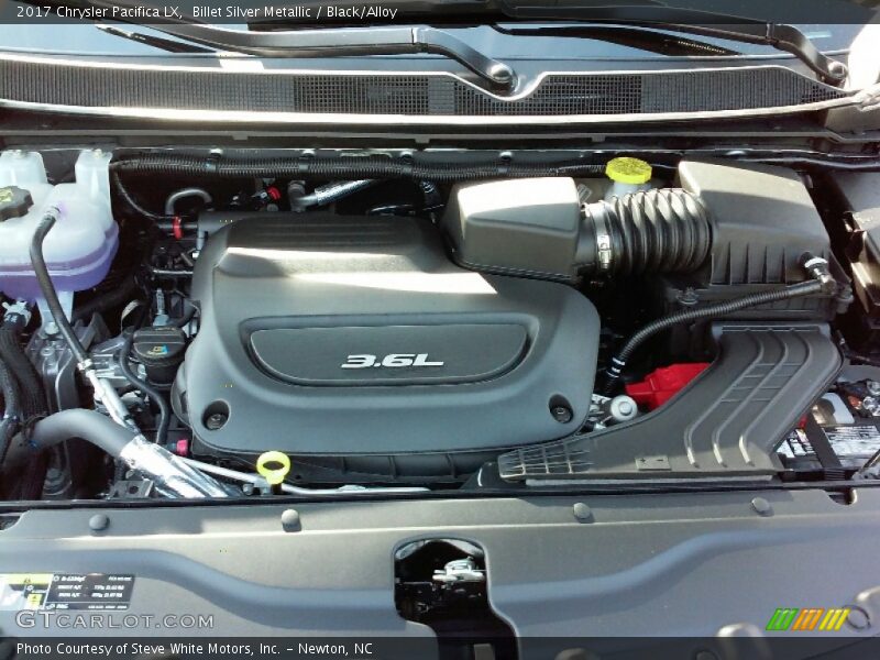 Billet Silver Metallic / Black/Alloy 2017 Chrysler Pacifica LX
