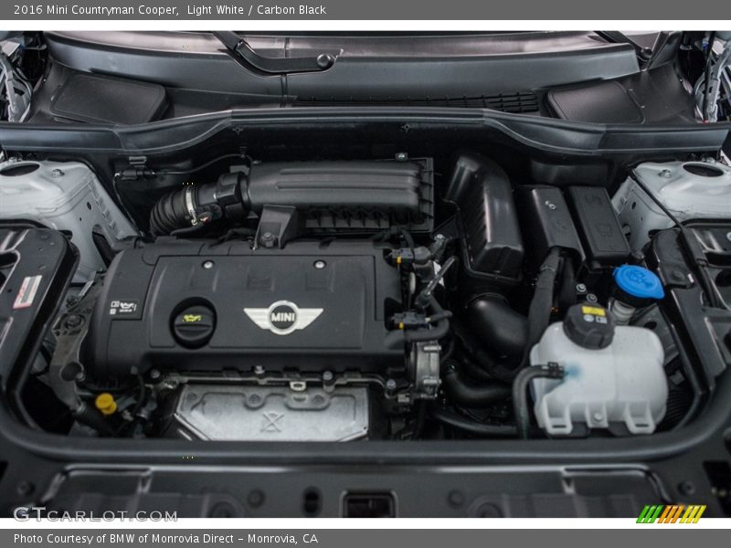 Light White / Carbon Black 2016 Mini Countryman Cooper