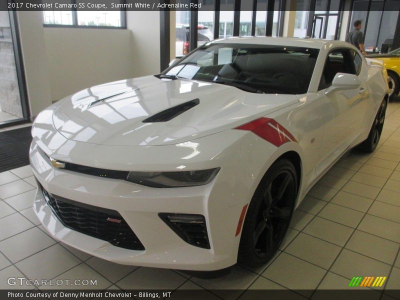 Front 3/4 View of 2017 Camaro SS Coupe
