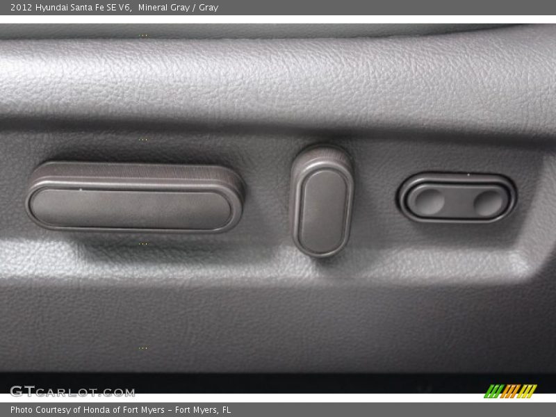 Mineral Gray / Gray 2012 Hyundai Santa Fe SE V6