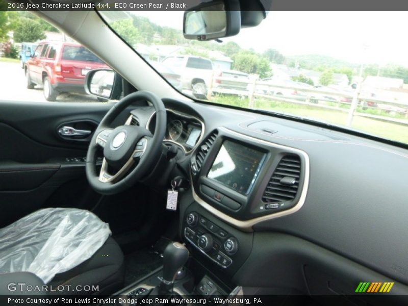 ECO Green Pearl / Black 2016 Jeep Cherokee Latitude 4x4