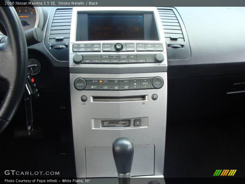 Smoke Metallic / Black 2006 Nissan Maxima 3.5 SE