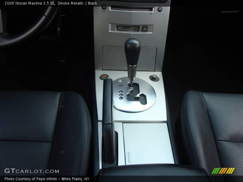 Smoke Metallic / Black 2006 Nissan Maxima 3.5 SE
