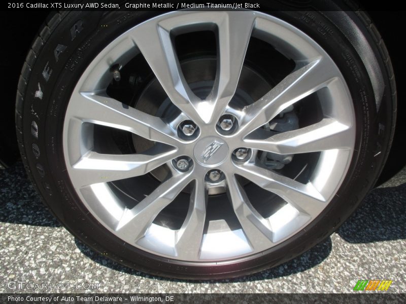  2016 XTS Luxury AWD Sedan Wheel