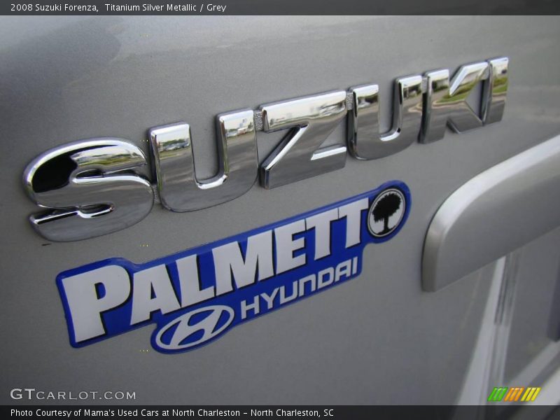 Titanium Silver Metallic / Grey 2008 Suzuki Forenza