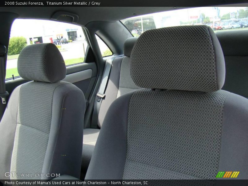 Titanium Silver Metallic / Grey 2008 Suzuki Forenza