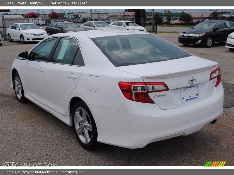 Super White / Black/Ash 2014 Toyota Camry SE