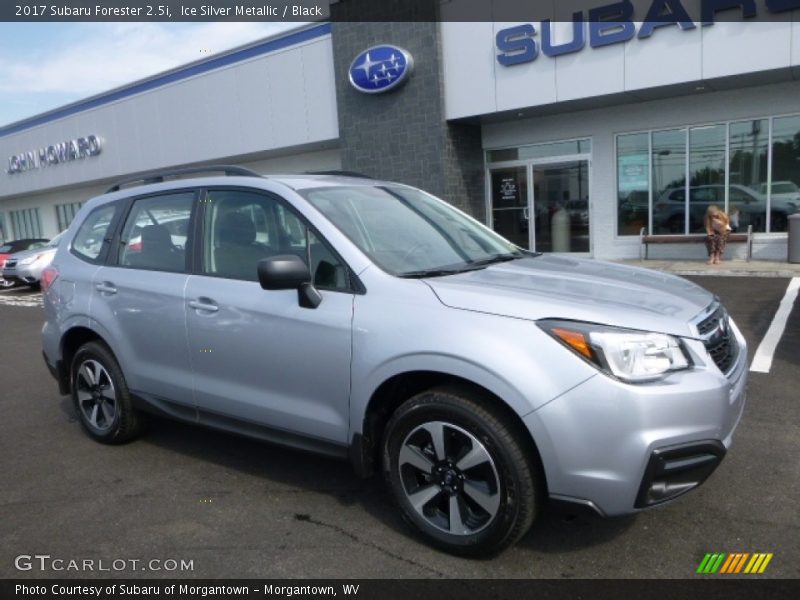 Ice Silver Metallic / Black 2017 Subaru Forester 2.5i