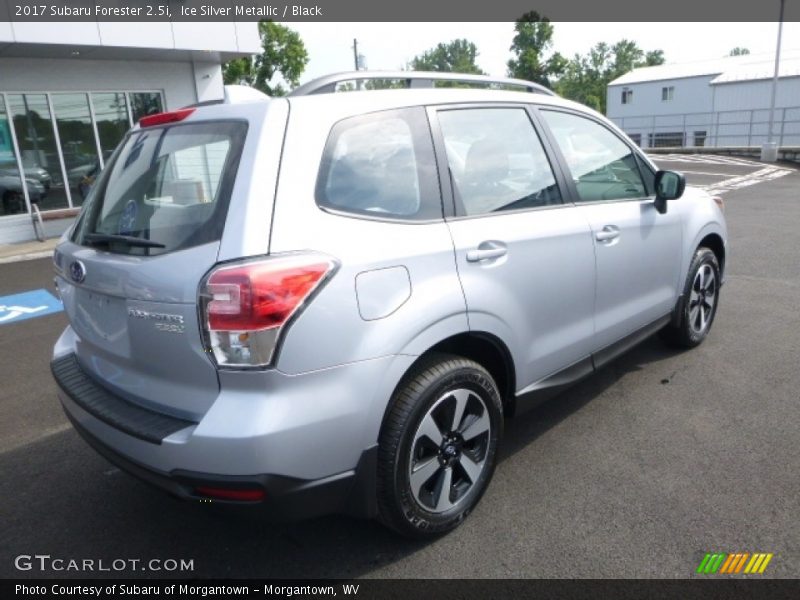 Ice Silver Metallic / Black 2017 Subaru Forester 2.5i
