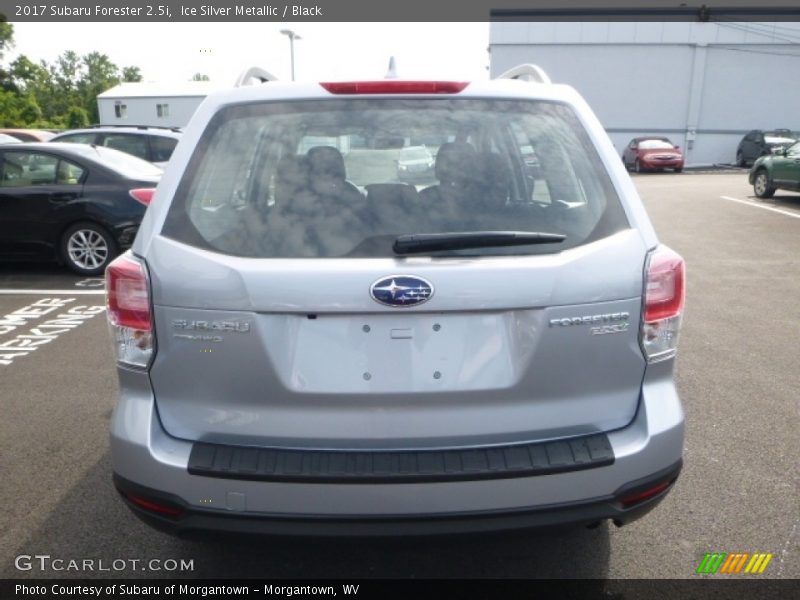 Ice Silver Metallic / Black 2017 Subaru Forester 2.5i