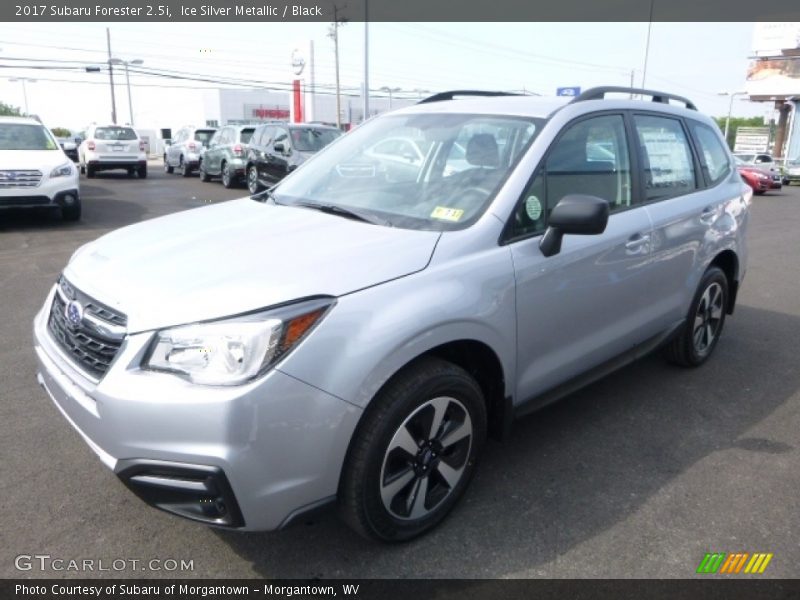 Ice Silver Metallic / Black 2017 Subaru Forester 2.5i