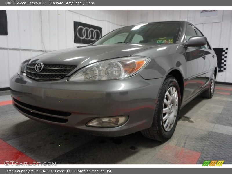 Phantom Gray Pearl / Stone 2004 Toyota Camry XLE